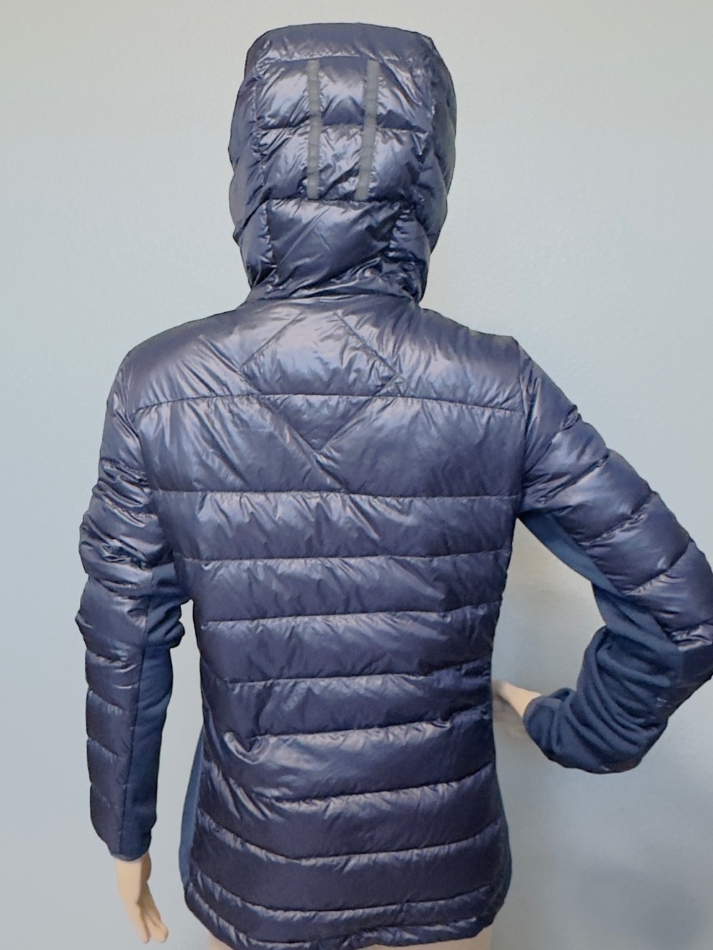 Canada Goose Women's Shiny Navy Blue Hooded Puffer Jacket - Picture 6 of 14